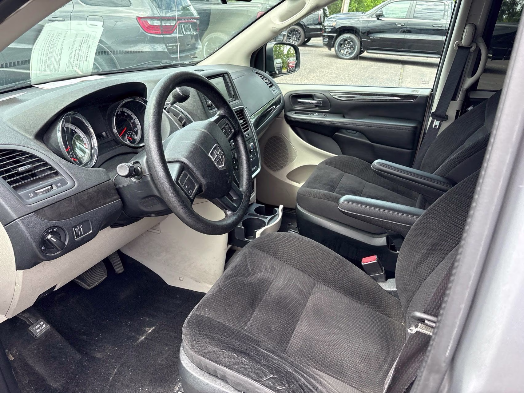 2018 Billet Silver Metallic Clearcoat Dodge Grand Caravan SE FWD Van