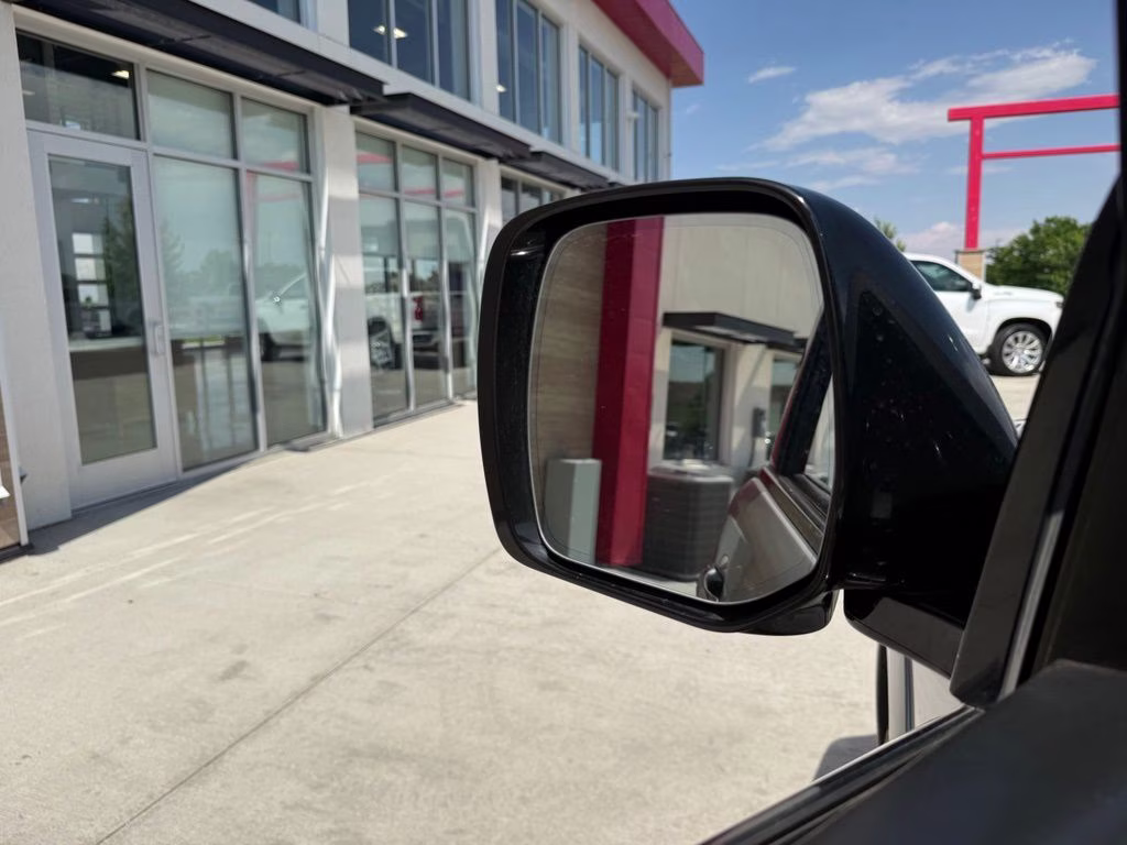 2020 Brilliant Silver Metallic Nissan Armada SL 4X4 SUV