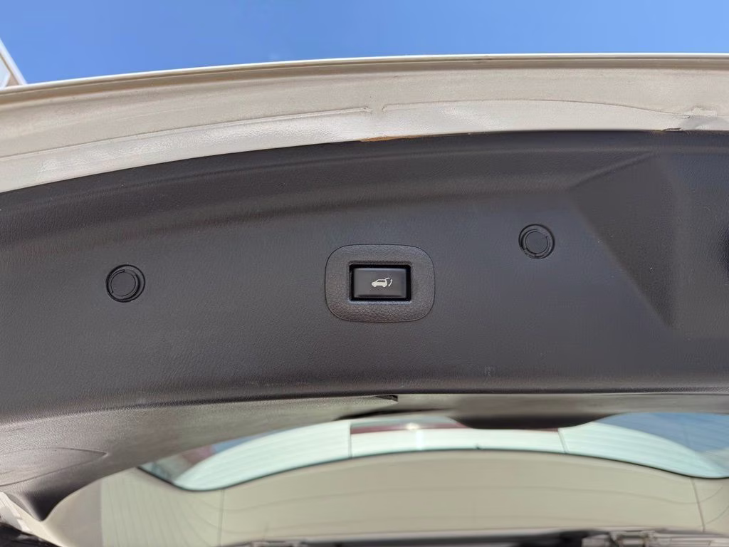 2020 Brilliant Silver Metallic Nissan Armada SL 4X4 SUV