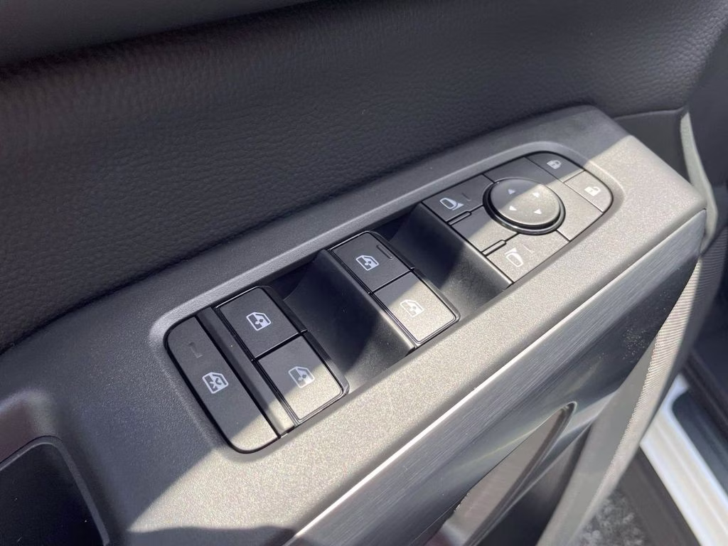 2026 Everest White Pearl Tricoat Nissan Pathfinder Rock Creek 4X4 SUV