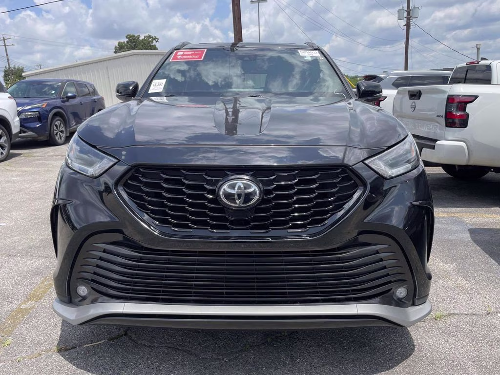 2021 Midnight Black Metallic Toyota Highlander XSE FWD SUV
