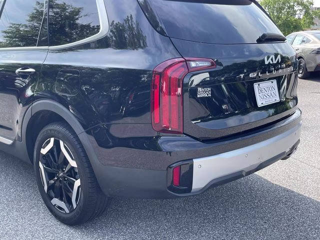 2023 Ebony Black Kia Telluride S FWD SUV