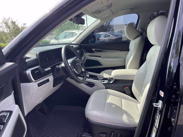 2023 Ebony Black Kia Telluride S FWD SUV