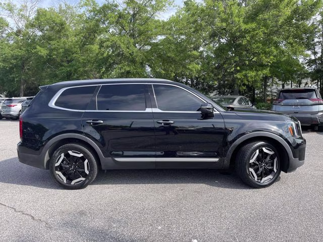 2023 Ebony Black Kia Telluride S FWD SUV