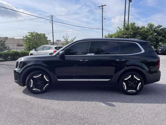 2023 Ebony Black Kia Telluride S FWD SUV