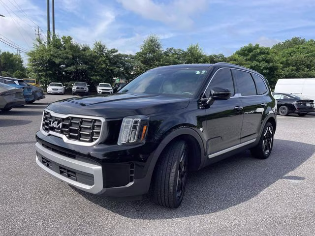 2023 Ebony Black Kia Telluride S FWD SUV