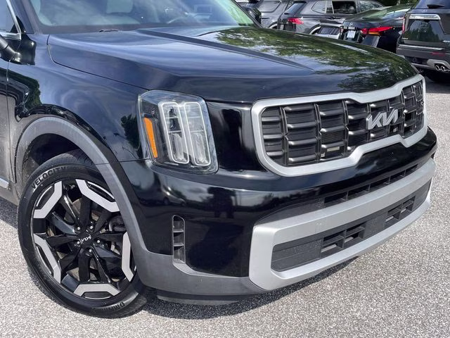 2023 Ebony Black Kia Telluride S FWD SUV