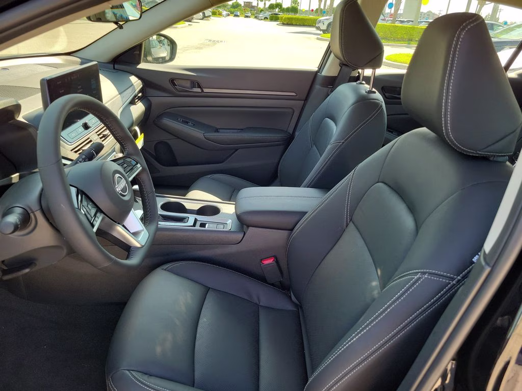 2026 Super Black Clearcoat Nissan Altima 2.5 SV FWD Sedan