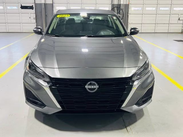 2025 Gun Metallic Nissan Altima 2.5 S FWD Sedan