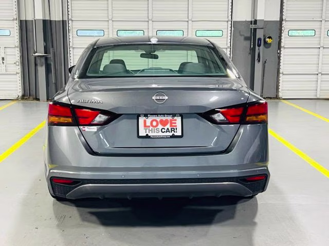 2025 Gun Metallic Nissan Altima 2.5 S FWD Sedan