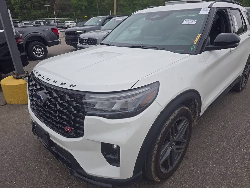 2025 Star White Metallic Tri-Coat Ford Explorer ST 4WD w/Bluecruise Equip 4X4 SUV