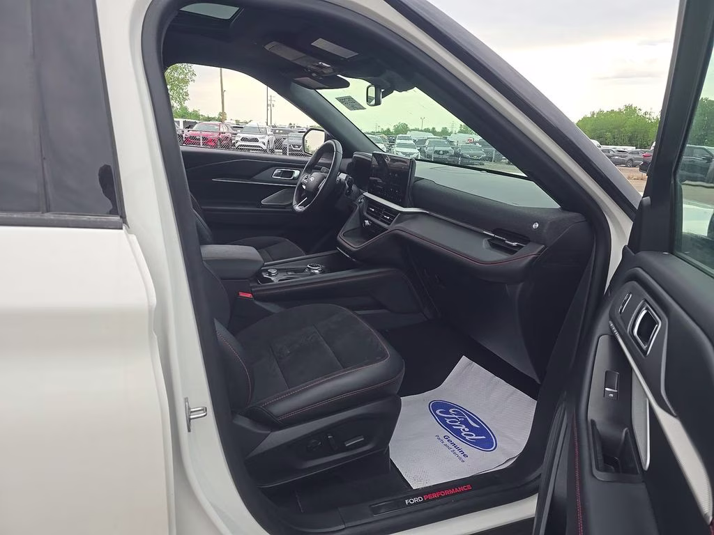 2025 Star White Metallic Tri-Coat Ford Explorer ST 4WD w/Bluecruise Equip 4X4 SUV