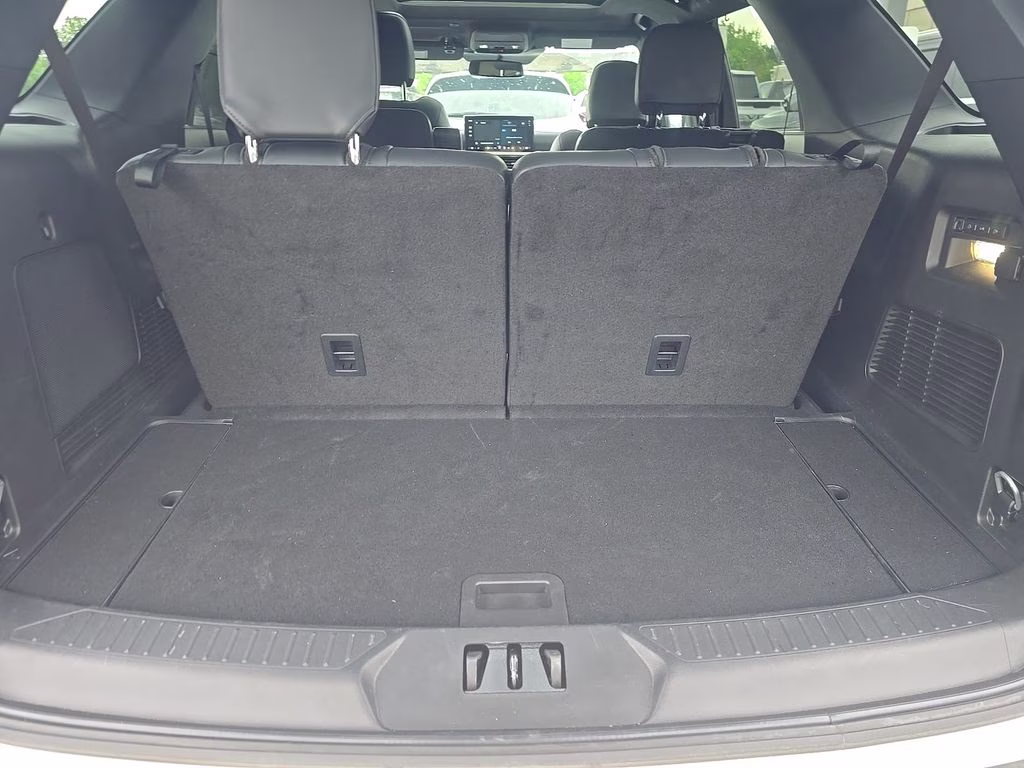 2025 Star White Metallic Tri-Coat Ford Explorer ST 4WD w/Bluecruise Equip 4X4 SUV