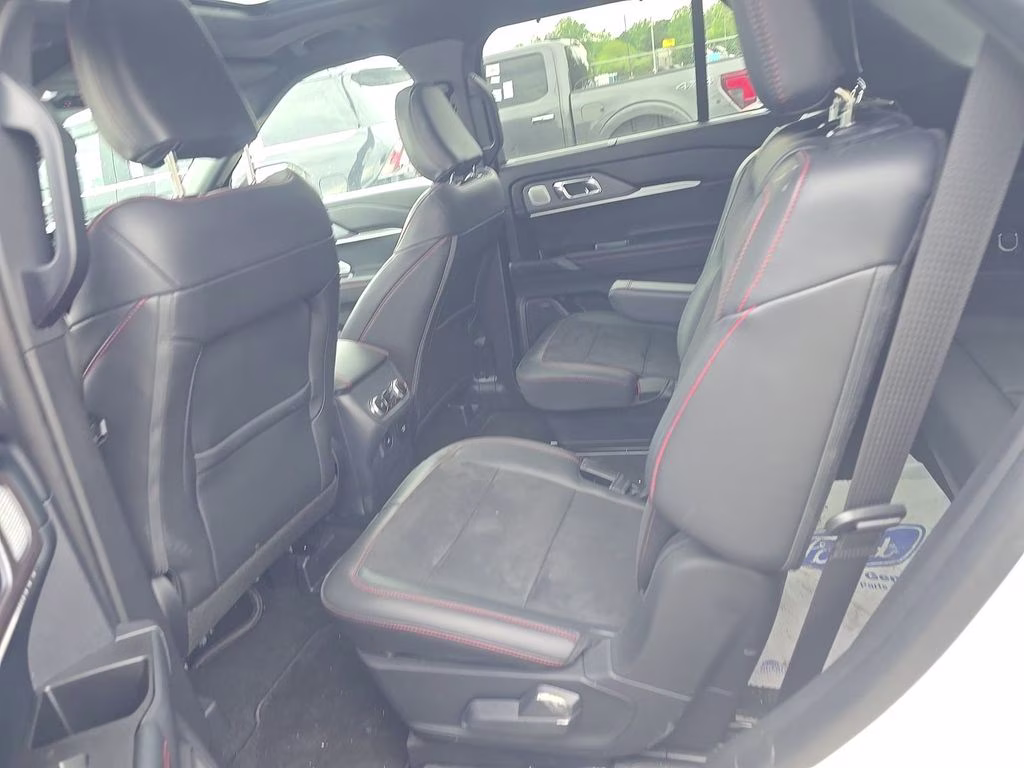 2025 Star White Metallic Tri-Coat Ford Explorer ST 4WD w/Bluecruise Equip 4X4 SUV
