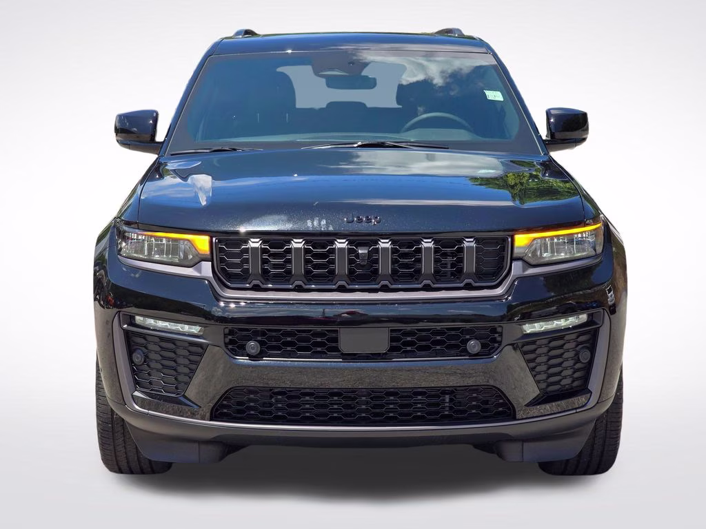 2026 Diamond Black Crystal Pearlcoat Jeep Grand Cherokee Limited 4X4 SUV