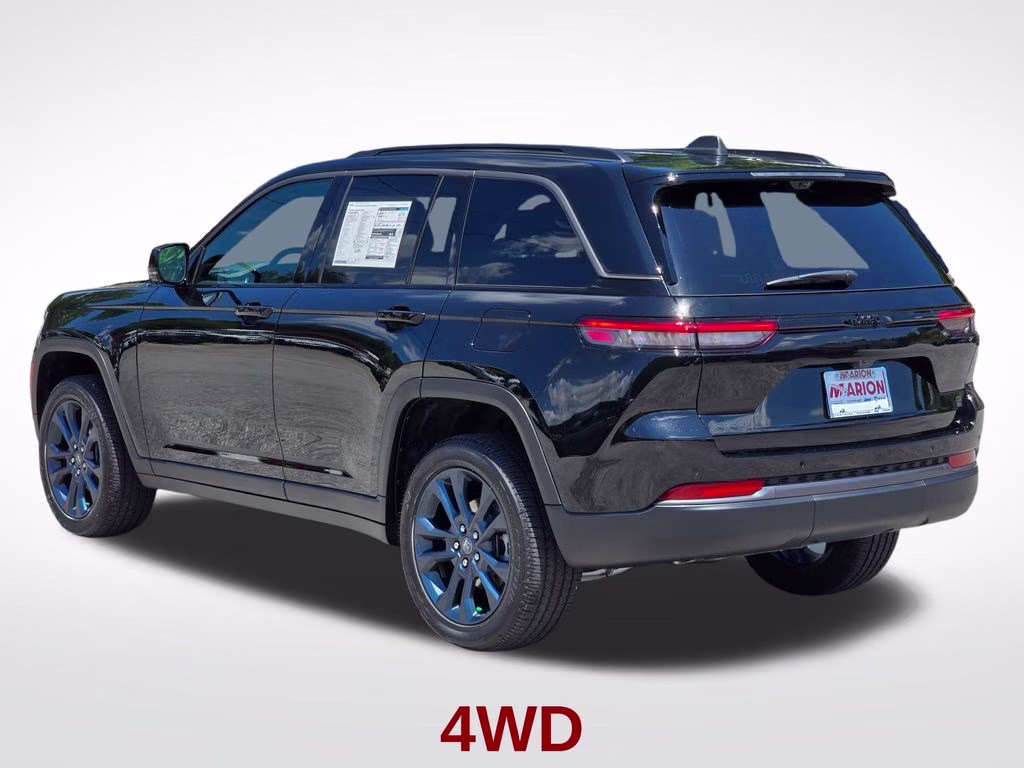 2026 Diamond Black Crystal Pearlcoat Jeep Grand Cherokee Limited 4X4 SUV