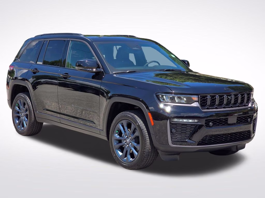 2026 Diamond Black Crystal Pearlcoat Jeep Grand Cherokee Limited 4X4 SUV