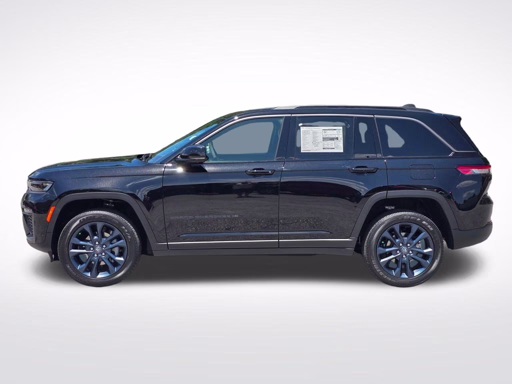 2026 Diamond Black Crystal Pearlcoat Jeep Grand Cherokee Limited 4X4 SUV