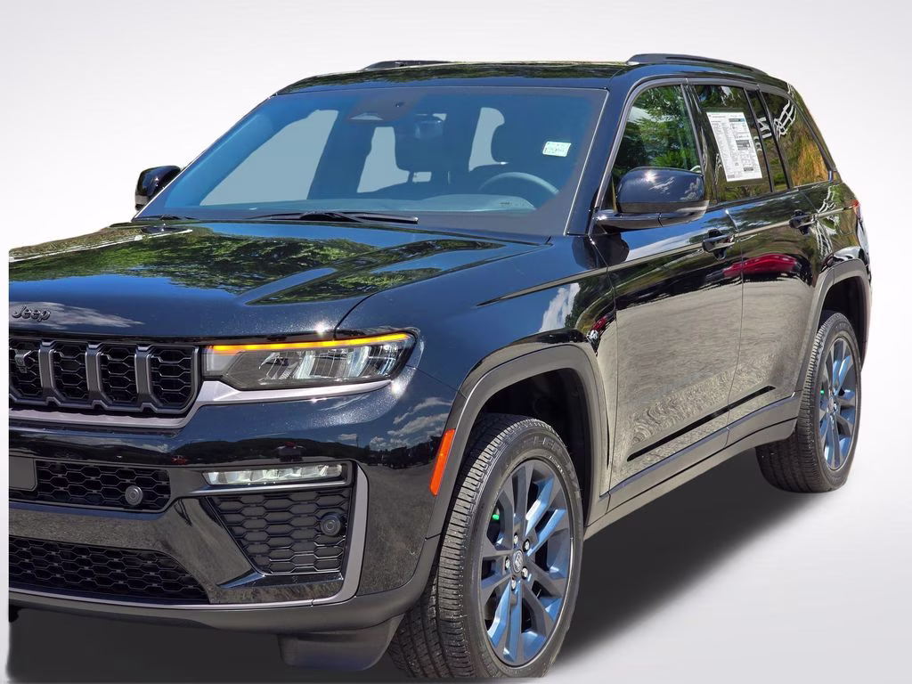 2026 Diamond Black Crystal Pearlcoat Jeep Grand Cherokee Limited 4X4 SUV