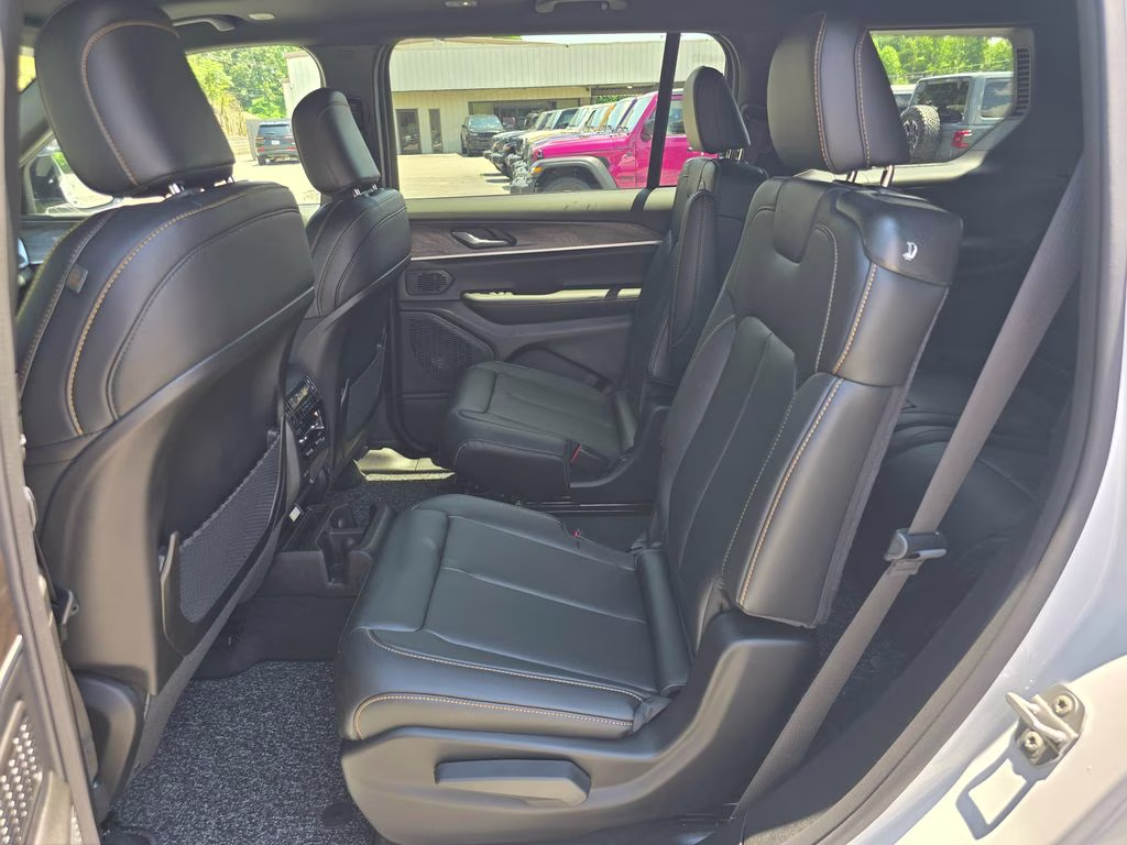 2026 Bright White Clearcoat Jeep Grand Cherokee L Limited 4X4 SUV