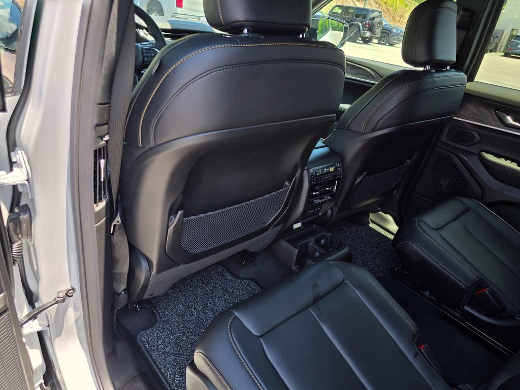 2026 Bright White Clearcoat Jeep Grand Cherokee L Limited 4X4 SUV