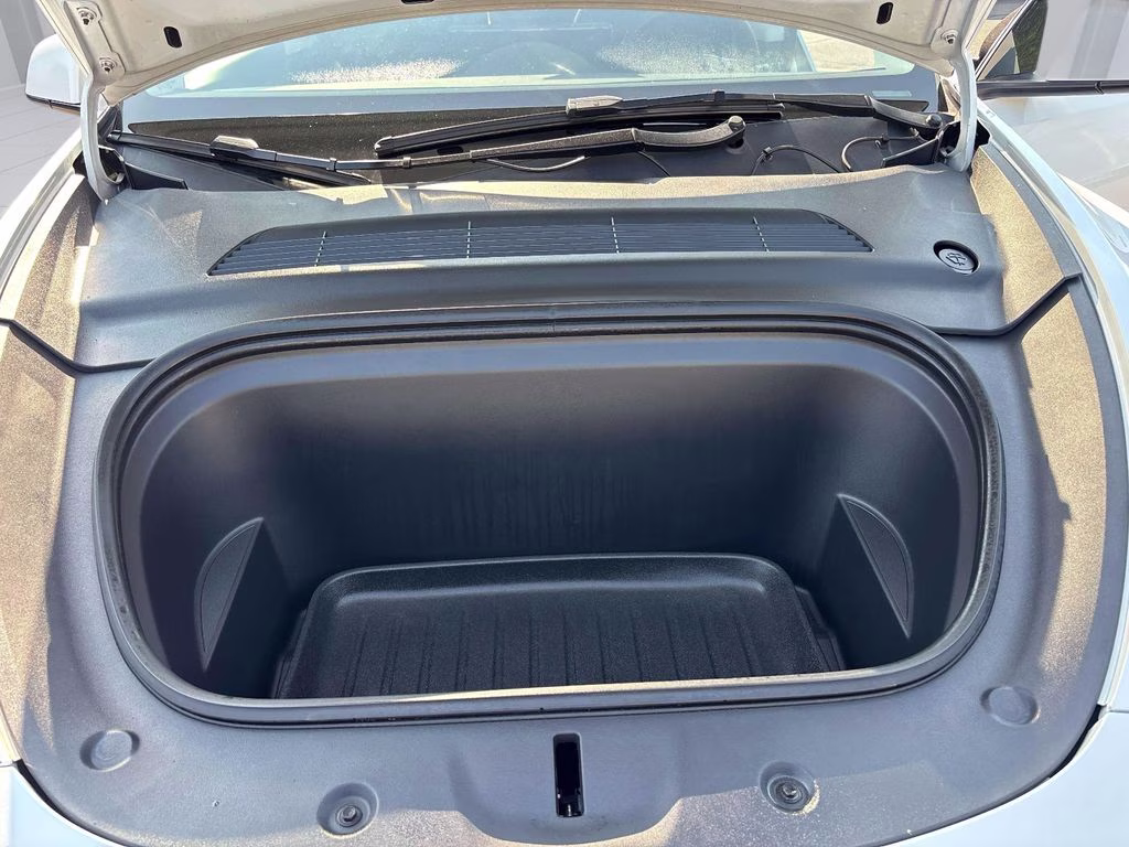 2021 White Tesla Model Y Performance AWD SUV