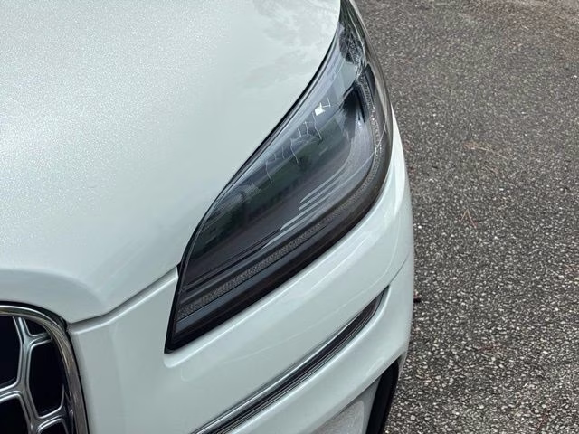 2025 White Metallic Lincoln Corsair Premiere FWD SUV