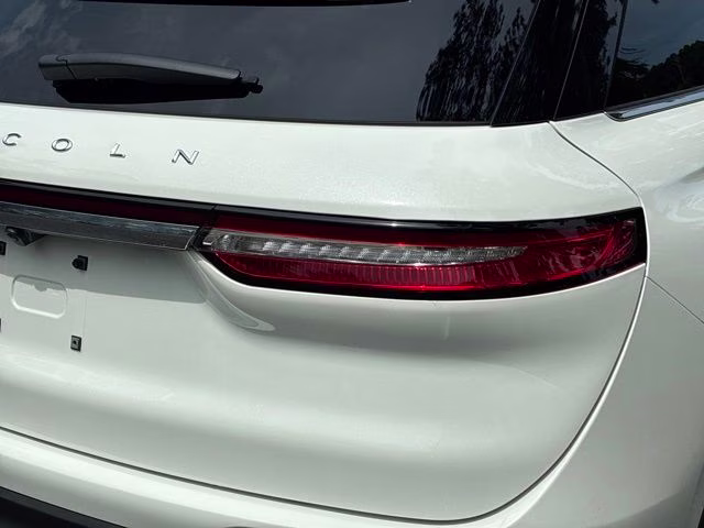 2025 White Metallic Lincoln Corsair Premiere FWD SUV