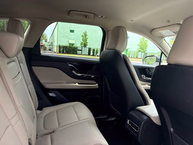 2025 White Metallic Lincoln Corsair Premiere FWD SUV