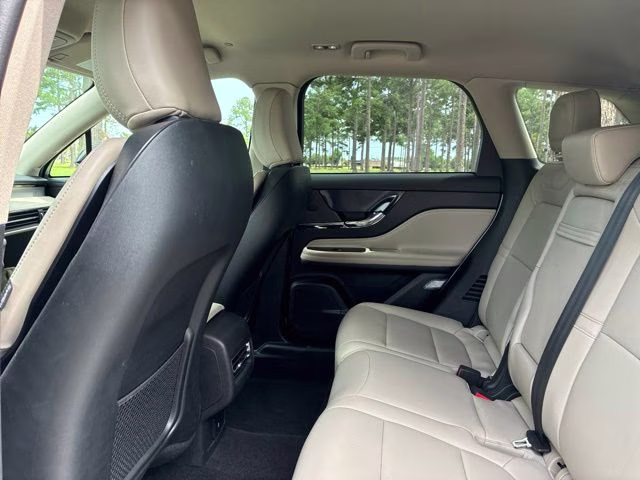 2025 White Metallic Lincoln Corsair Premiere FWD SUV