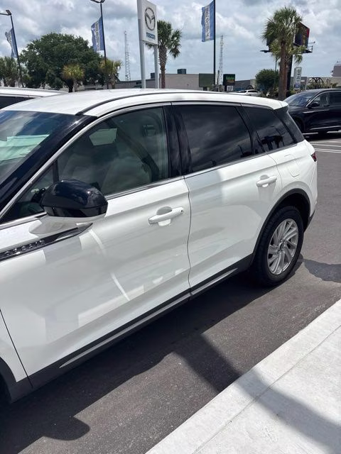2025 White Metallic Lincoln Corsair Premiere FWD SUV