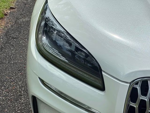 2025 White Metallic Lincoln Corsair Premiere FWD SUV