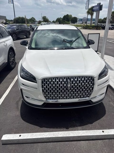 2025 White Metallic Lincoln Corsair Premiere FWD SUV