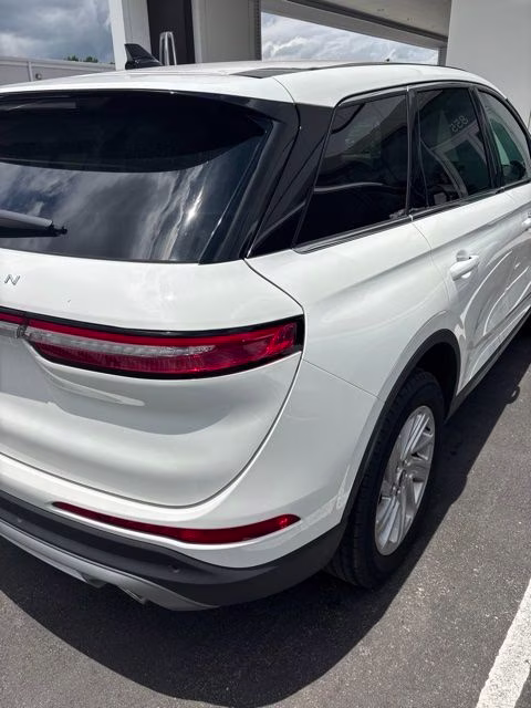 2025 White Metallic Lincoln Corsair Premiere FWD SUV
