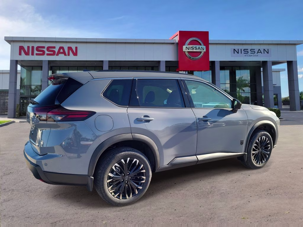 2026 Boulder Gray Pearl Nissan Rogue Dark Armor FWD SUV