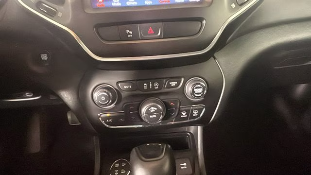 2020 Billet Silver Metallic Clearcoat Jeep Cherokee Trailhawk 4X4 SUV