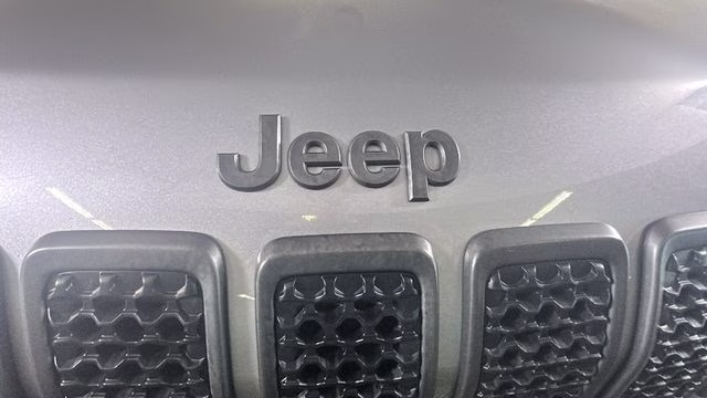 2020 Billet Silver Metallic Clearcoat Jeep Cherokee Trailhawk 4X4 SUV