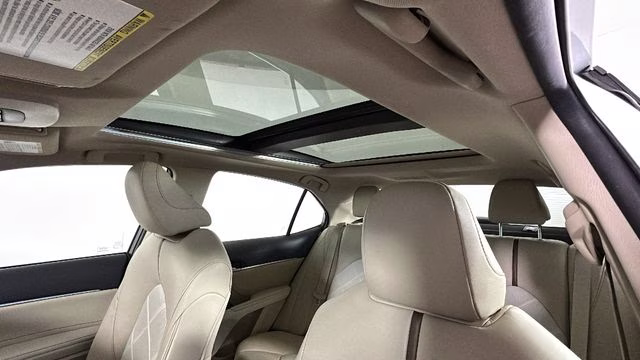 2018 Pearl Toyota Camry XLE FWD Sedan