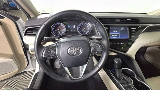 2018 Pearl Toyota Camry XLE FWD Sedan