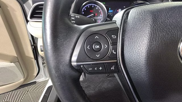 2018 Pearl Toyota Camry XLE FWD Sedan