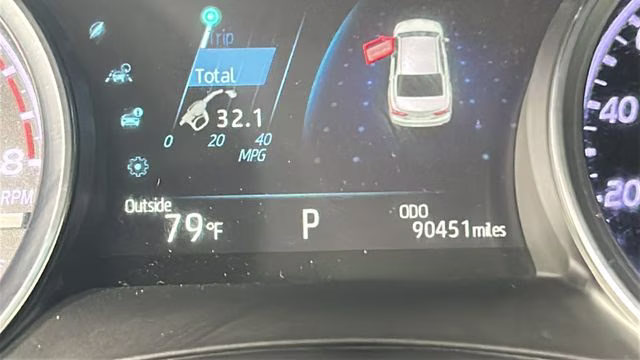 2018 Pearl Toyota Camry XLE FWD Sedan