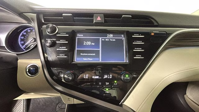 2018 Pearl Toyota Camry XLE FWD Sedan