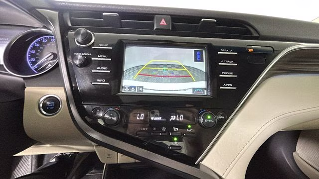2018 Pearl Toyota Camry XLE FWD Sedan