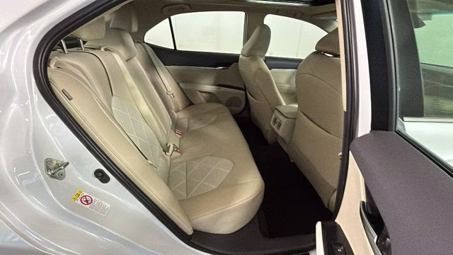 2018 Pearl Toyota Camry XLE FWD Sedan
