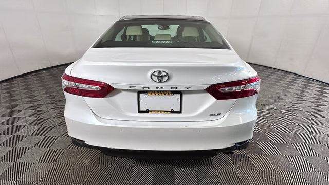 2018 Pearl Toyota Camry XLE FWD Sedan