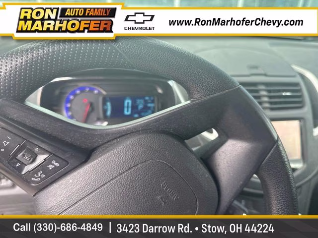 2015 Silver Ice Metallic Chevrolet Trax LS FWD SUV