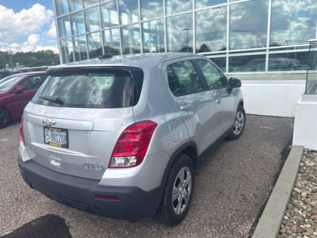 2015 Silver Ice Metallic Chevrolet Trax LS FWD SUV