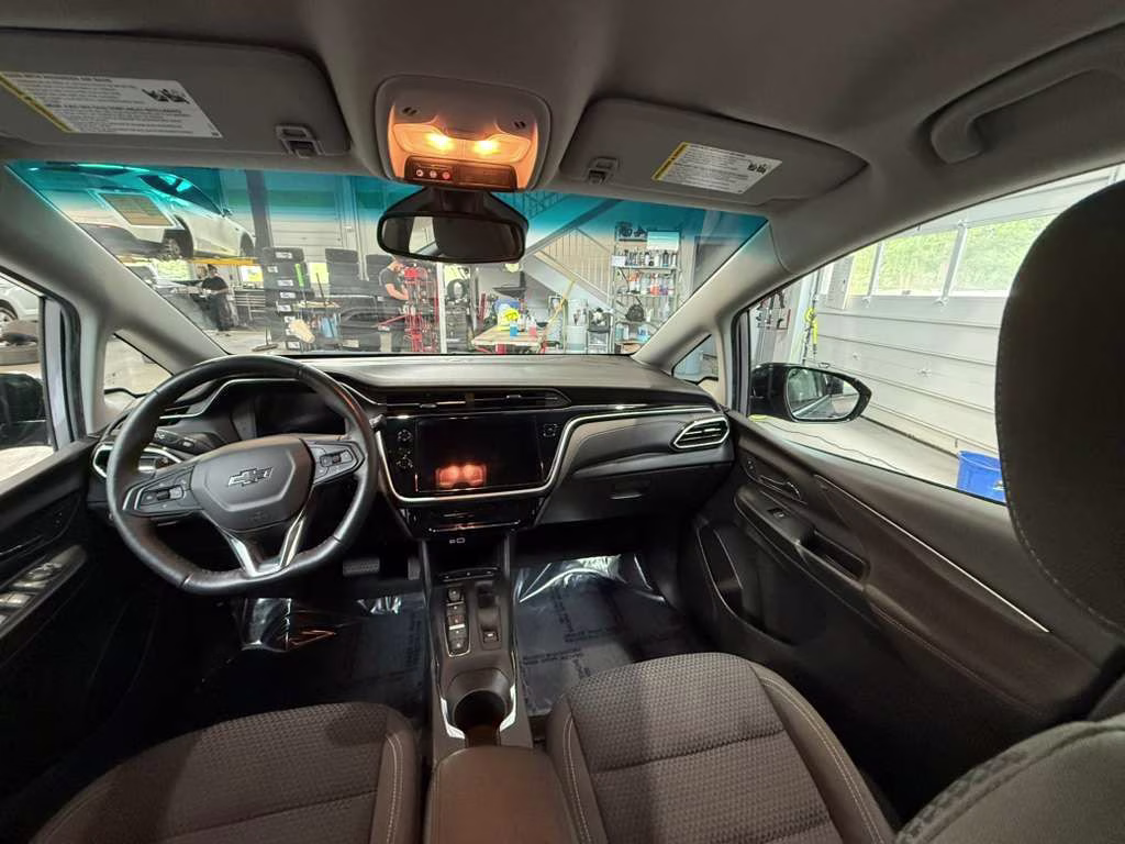 2023 Gray Ghost Metallic Chevrolet Bolt EV 1LT FWD Crossover