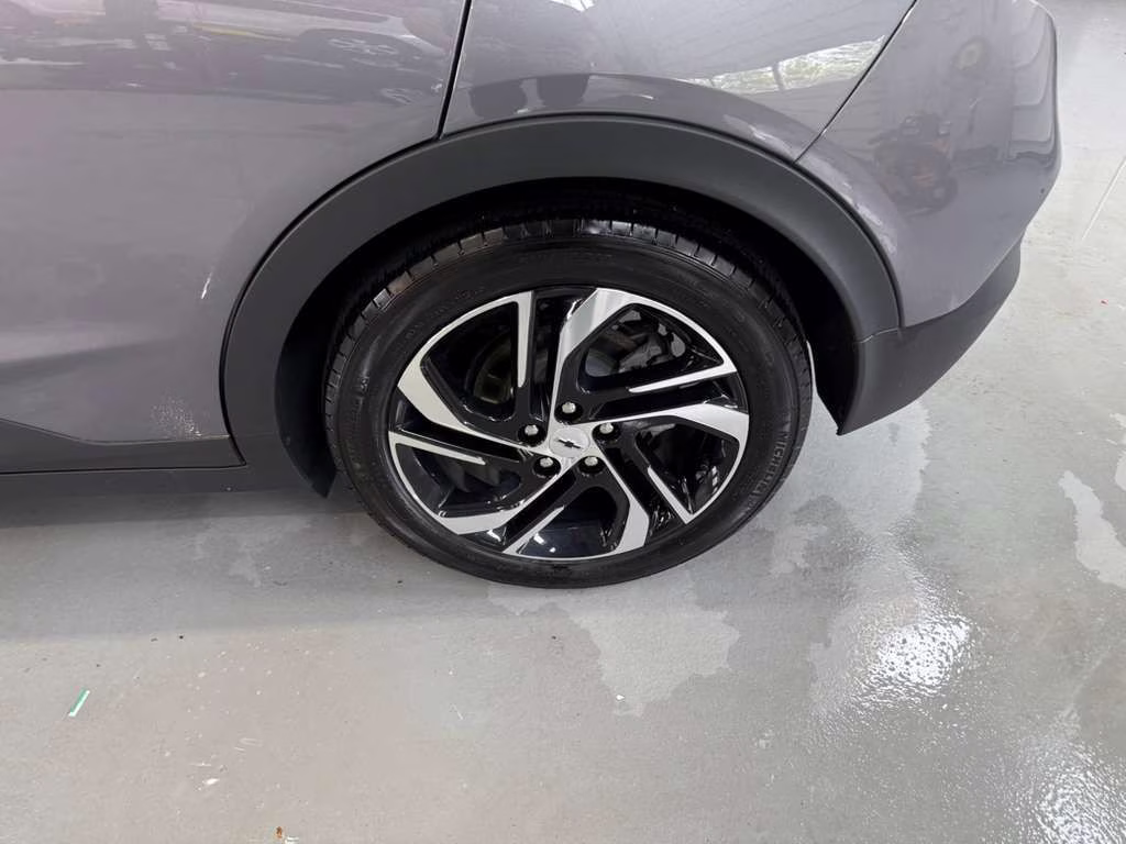 2023 Gray Ghost Metallic Chevrolet Bolt EV 1LT FWD Crossover