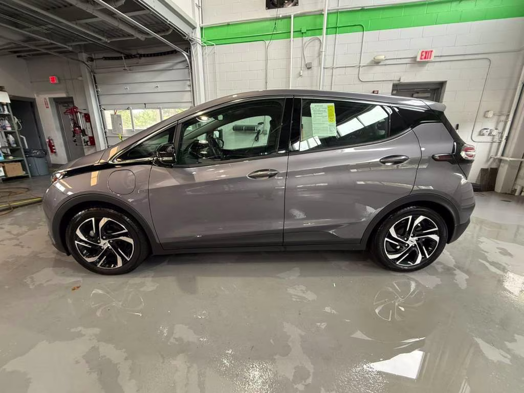 2023 Gray Ghost Metallic Chevrolet Bolt EV 1LT FWD Crossover